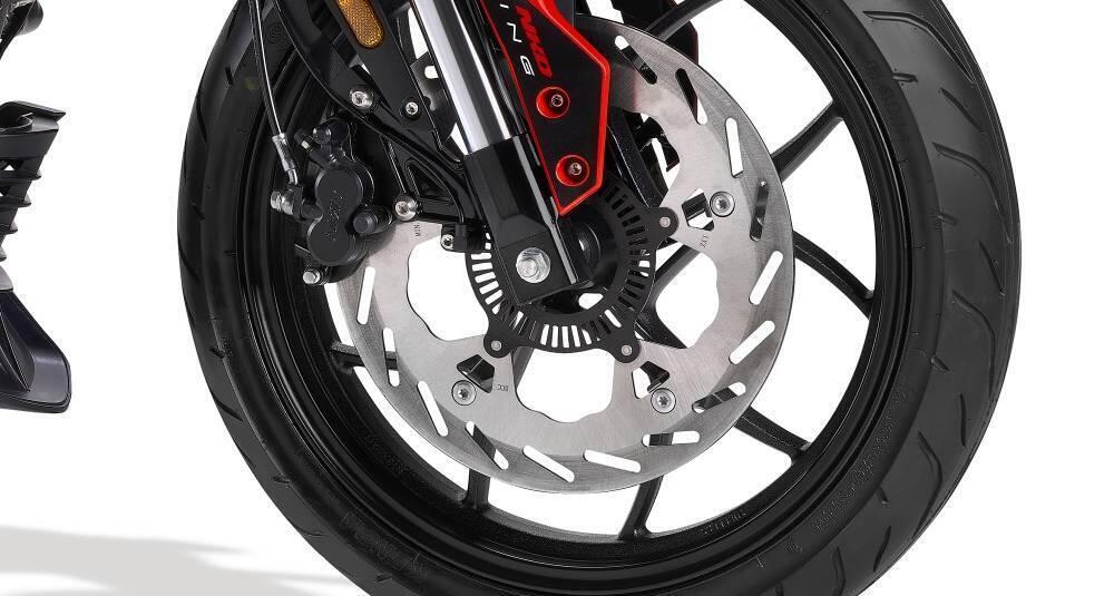 Rieju NKD 125ie R (2025 - 26) (9)