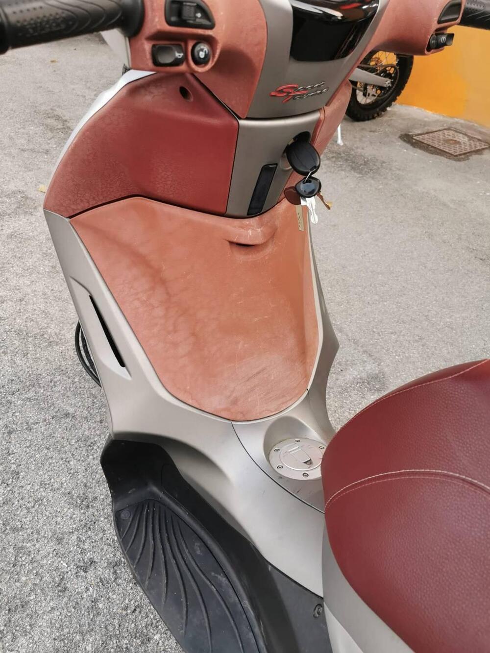 Piaggio Beverly 300 i.e. (2010 - 16) (2)