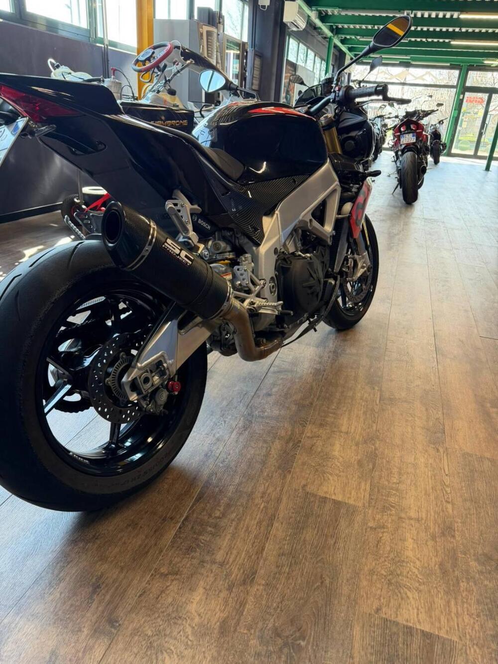 Aprilia Tuono V4 Factory (2019 - 20) (5)