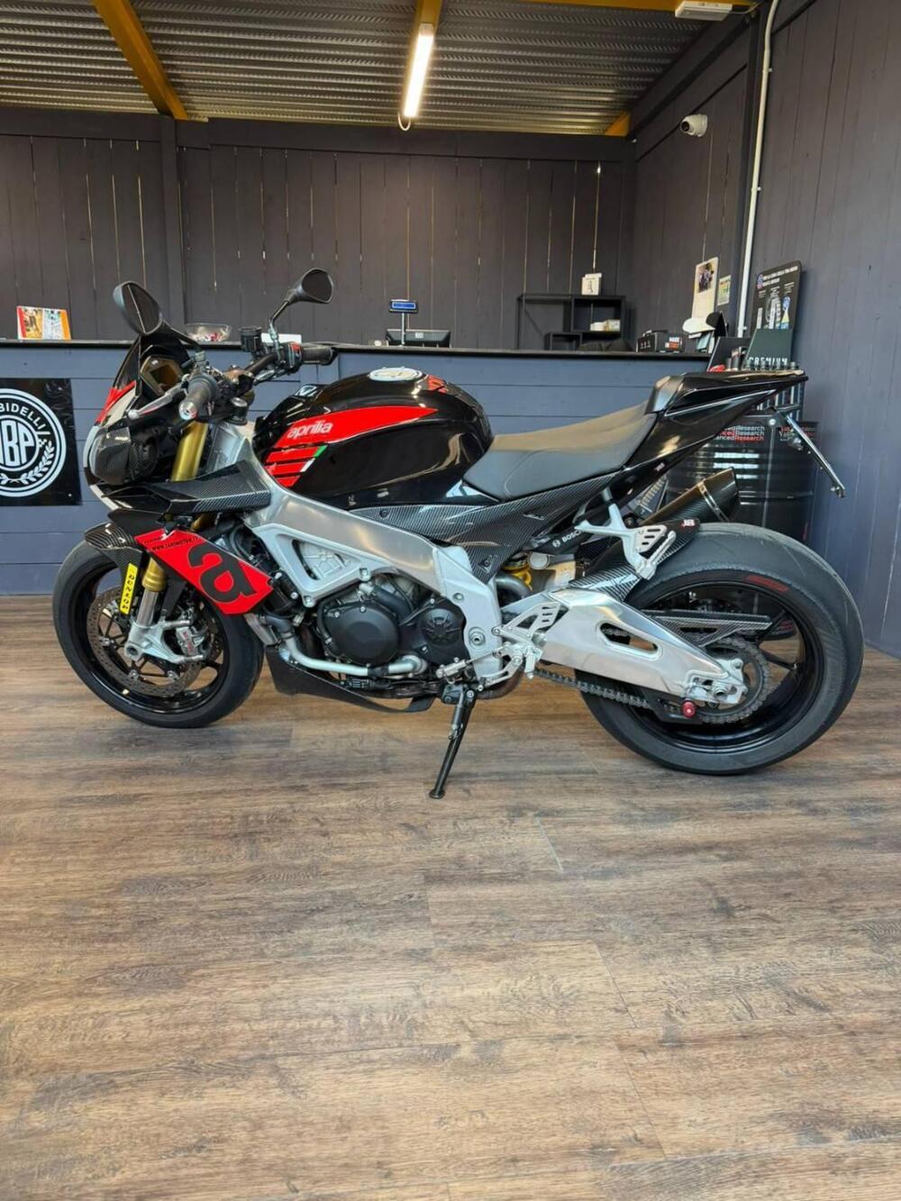 Aprilia Tuono V4 Factory (2019 - 20) (3)