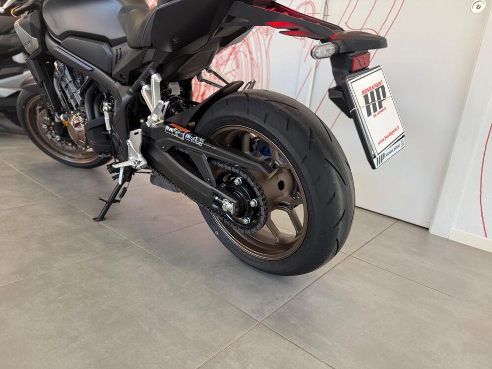 Honda CB 650 R E-Clutch (2024 - 26) (16)