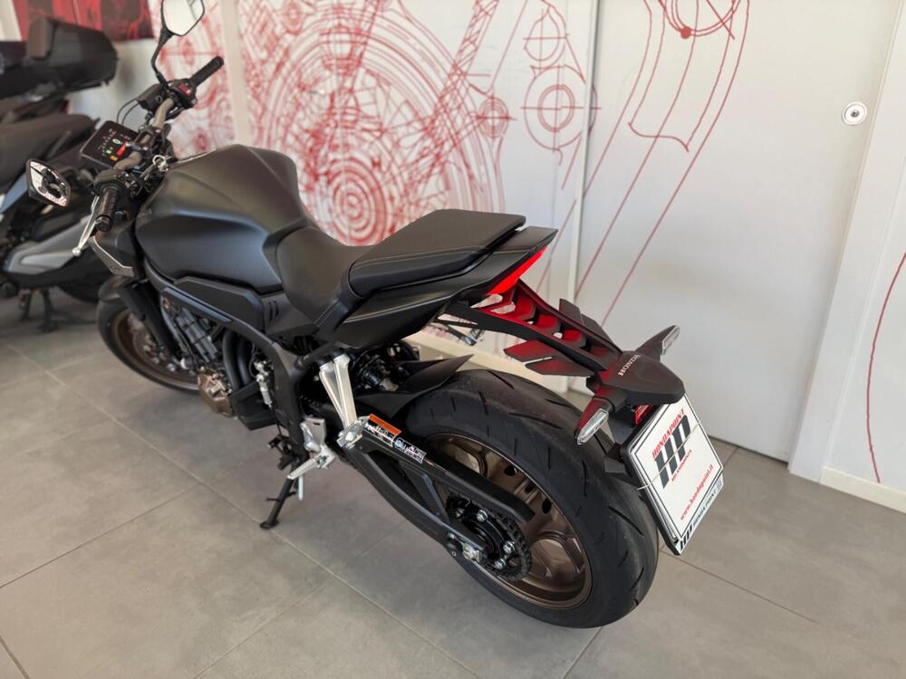 Honda CB 650 R E-Clutch (2024 - 26) (17)