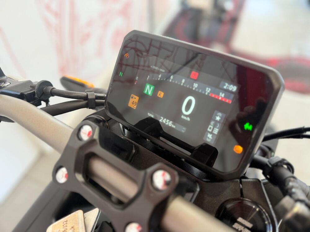 Honda CB 650 R E-Clutch (2024 - 26) (7)