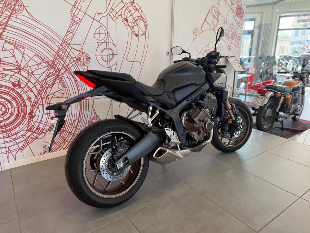 Honda CB 650 R E-Clutch (2024 - 26) (3)