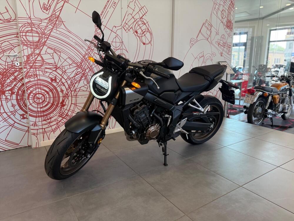 Honda CB 650 R E-Clutch (2024 - 26) (5)