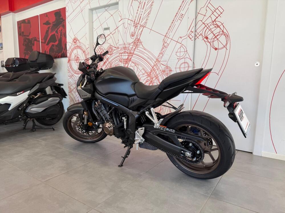 Honda CB 650 R E-Clutch (2024 - 26) (6)