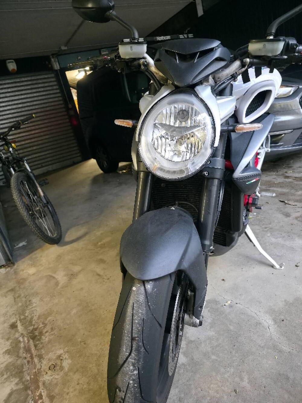 MV Agusta Brutale 800 RR (2017 - 20) (2)