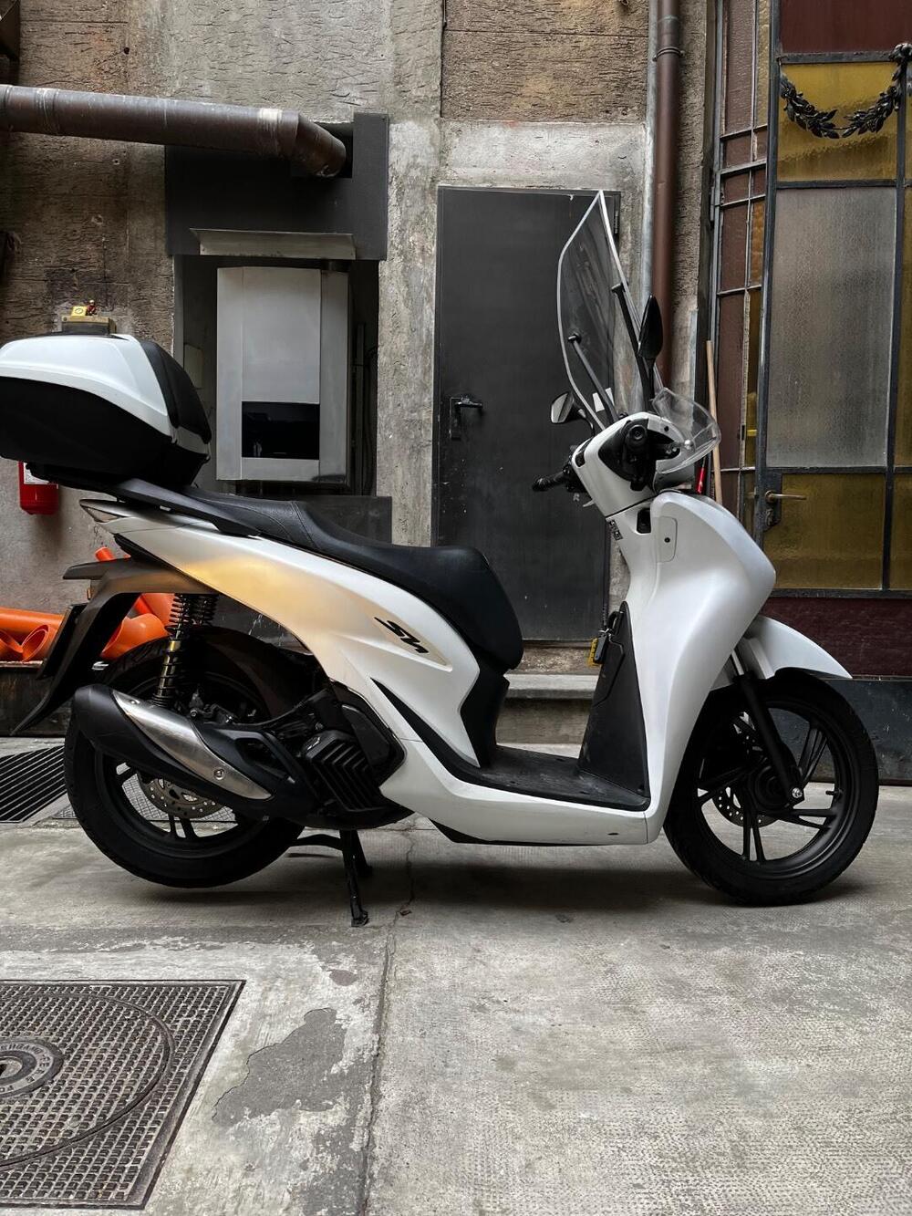 Honda SH 125i (2024 - 25) (3)