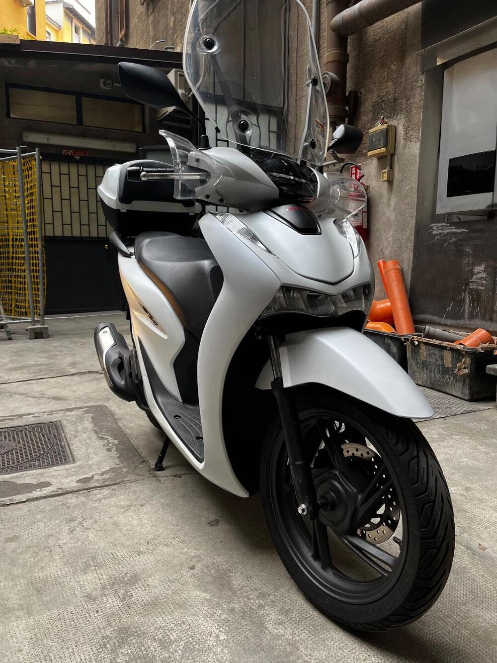 Honda SH 125i (2024 - 25) (4)