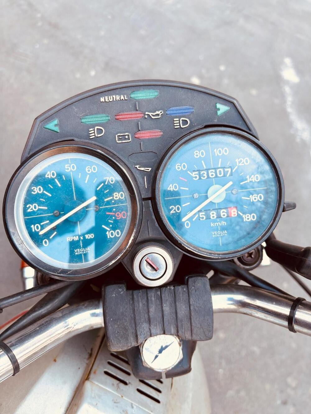 Moto Guzzi V35 II (5)