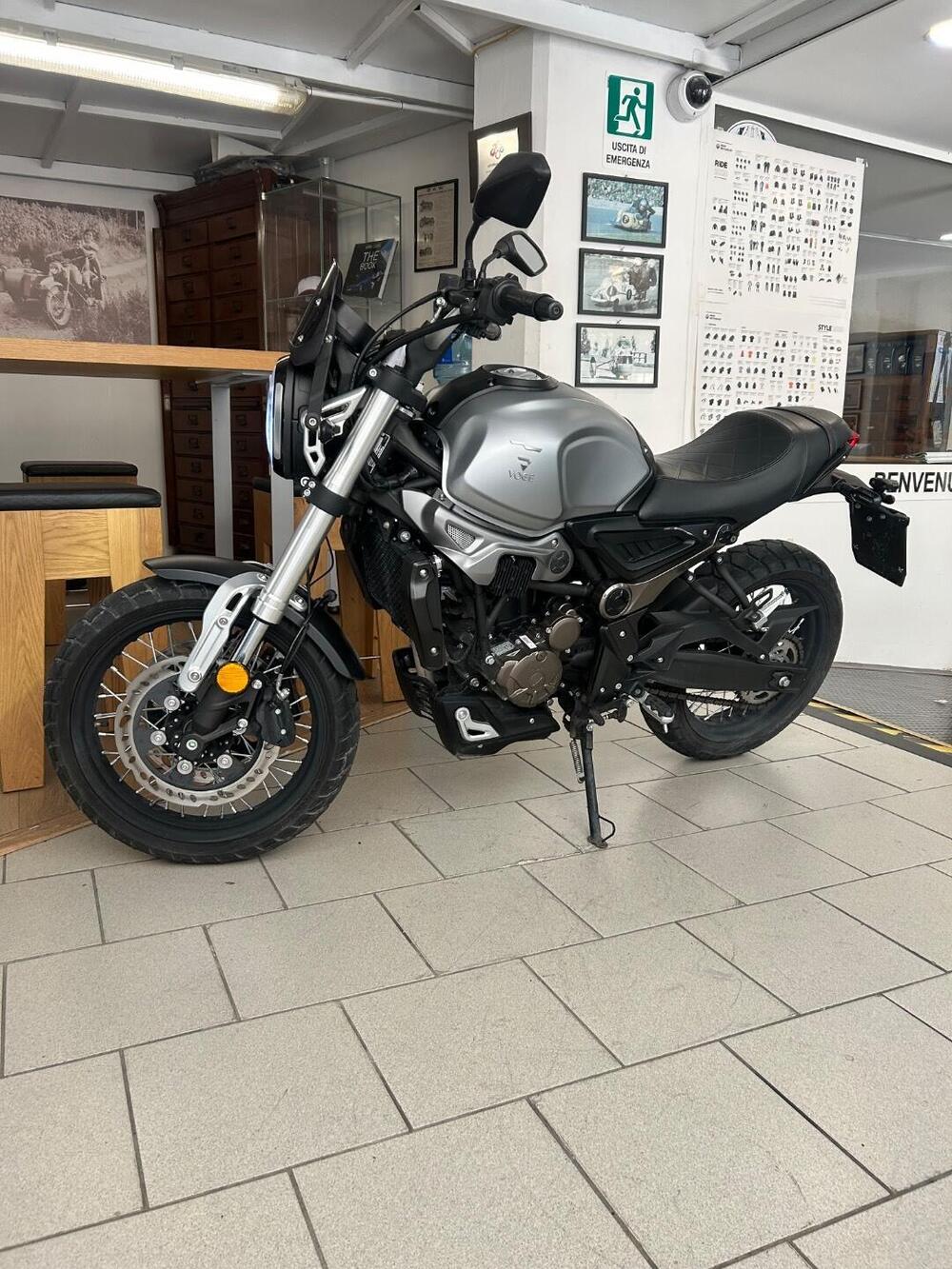 Voge Trofeo 300AC (2021 - 26) (2)