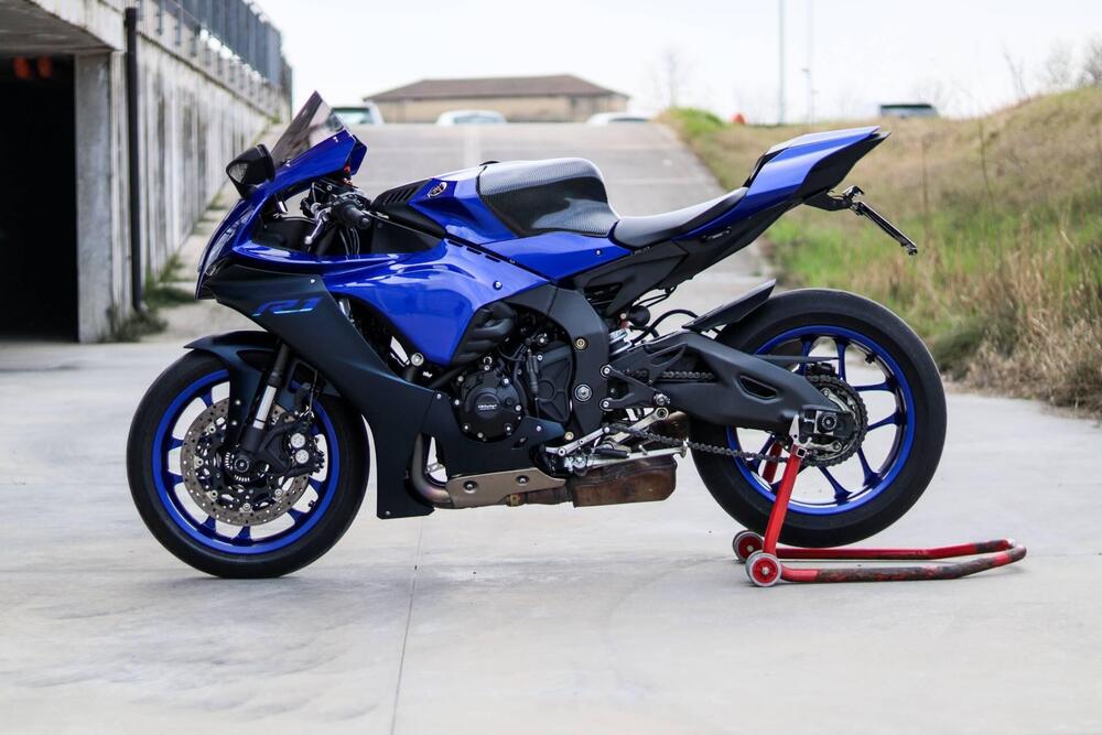 Yamaha YZF R1 (2020 - 25) (4)