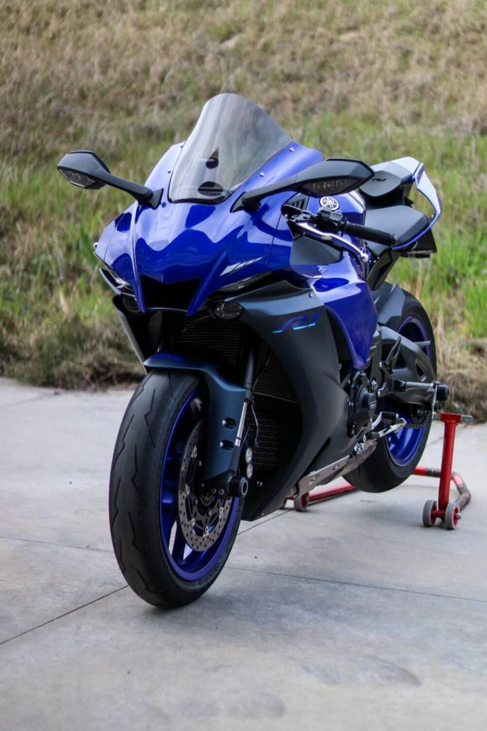 Yamaha YZF R1 (2020 - 25) (7)