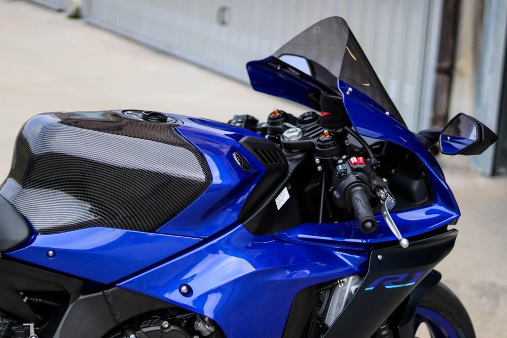 Yamaha YZF R1 (2020 - 25) (8)