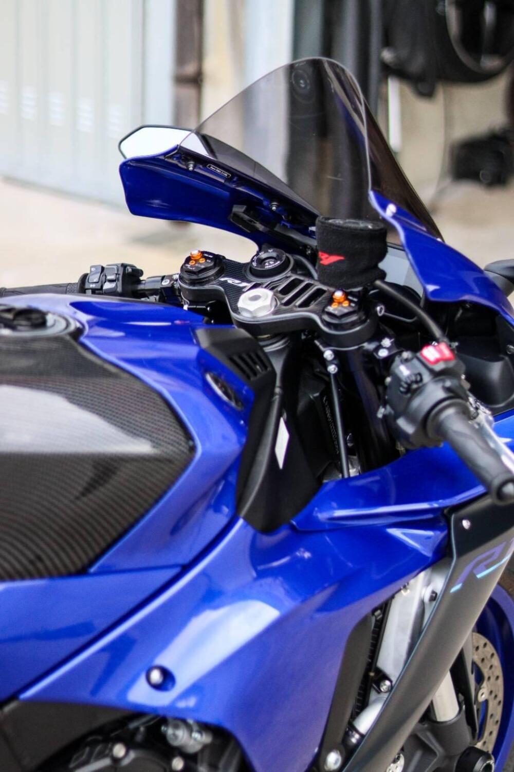 Yamaha YZF R1 (2020 - 25) (16)
