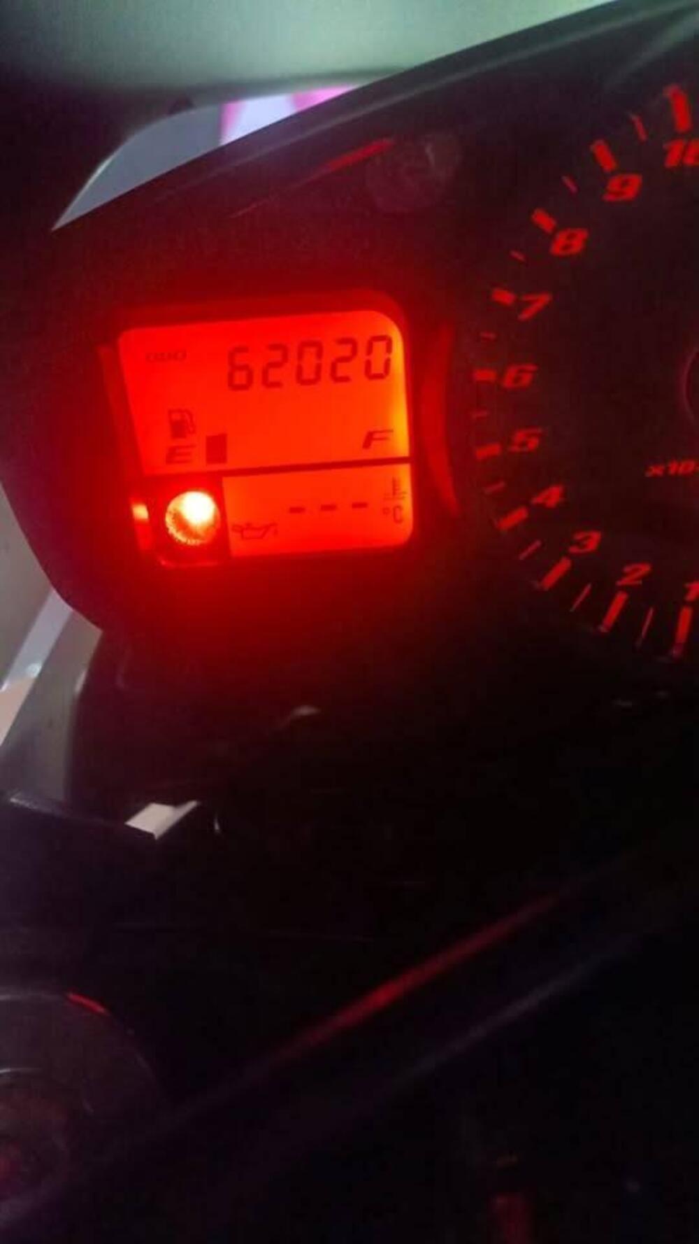 Suzuki GSR 600 (2006 - 11) (5)