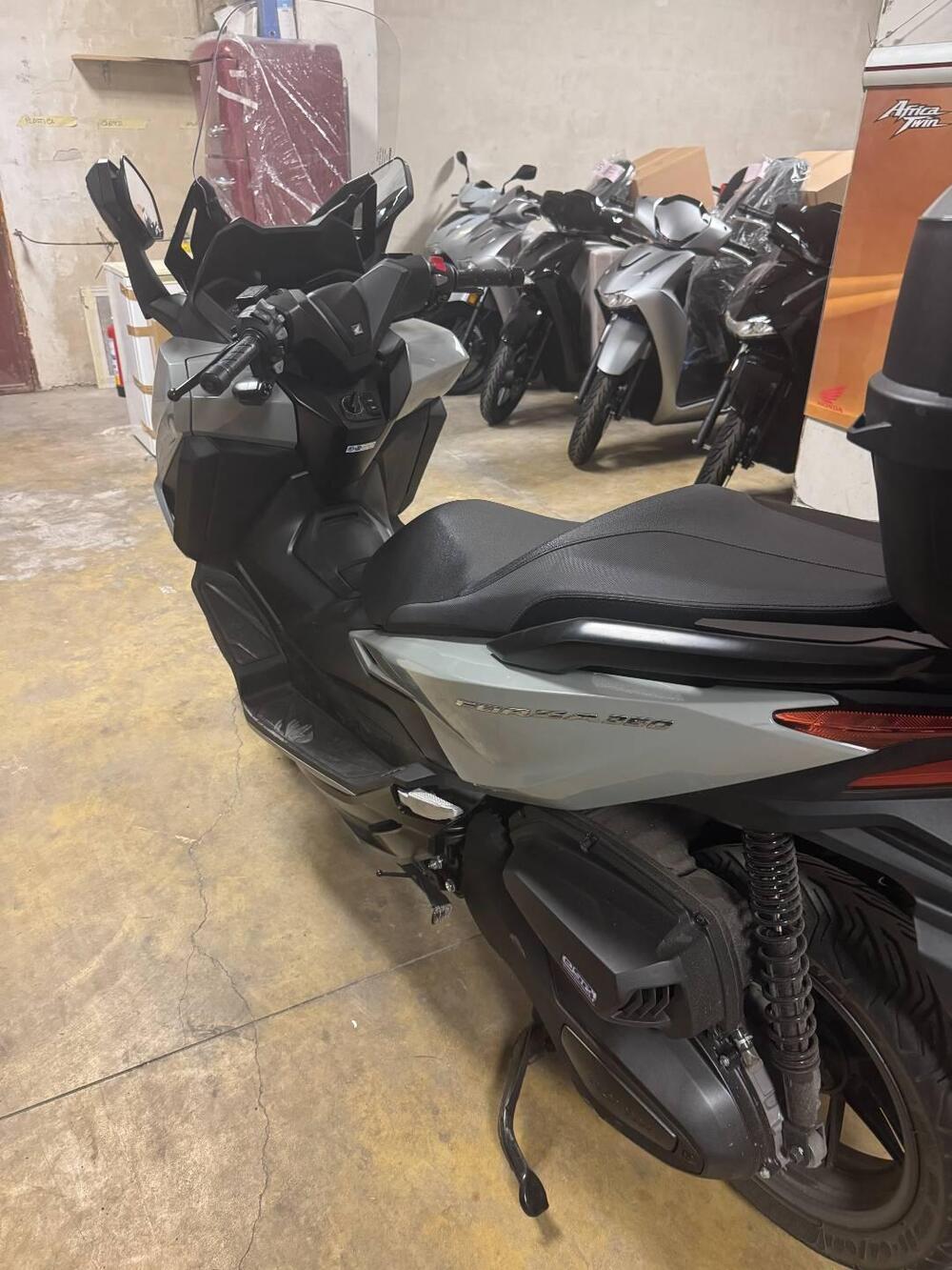 Honda Forza 350 (2022 - 24) (3)