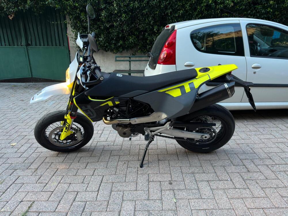 Husqvarna 701 Supermoto (2023 - 25) (4)