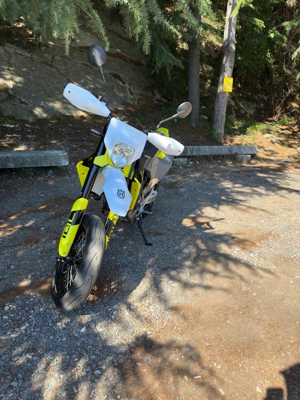 Husqvarna 701 Supermoto (2023 - 25) (3)