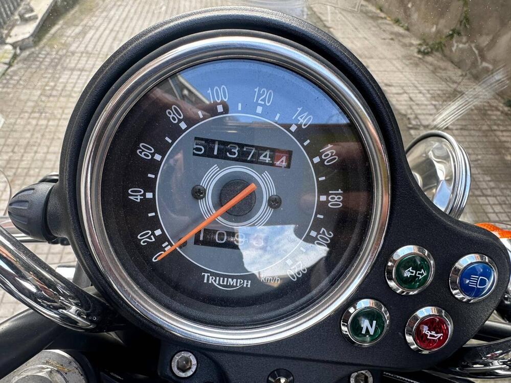 Triumph Bonneville (3)