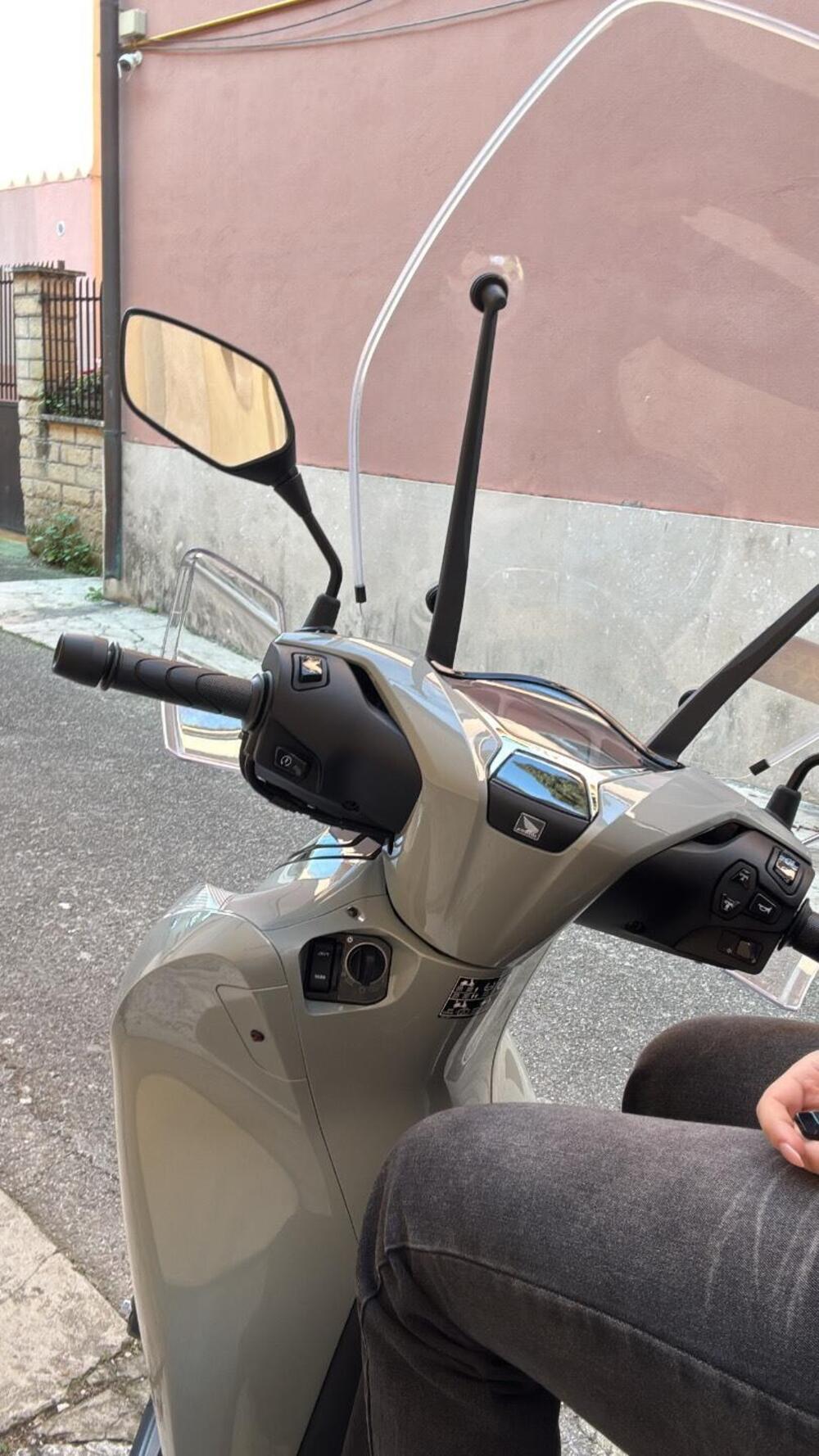 Honda SH 125i Sport (2024 - 25) (3)