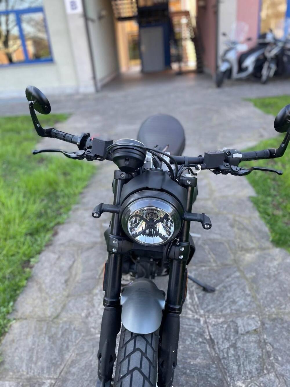 Ducati Scrambler 800 Night Shift (2021 - 22) (4)