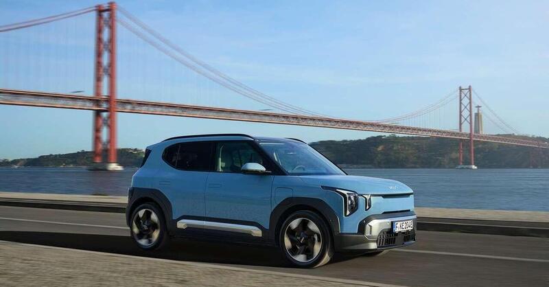 Kia EV2 2026: il nuovo SUV elettrico compatto parte da 26.600 euro, fino a 453 km di autonomia