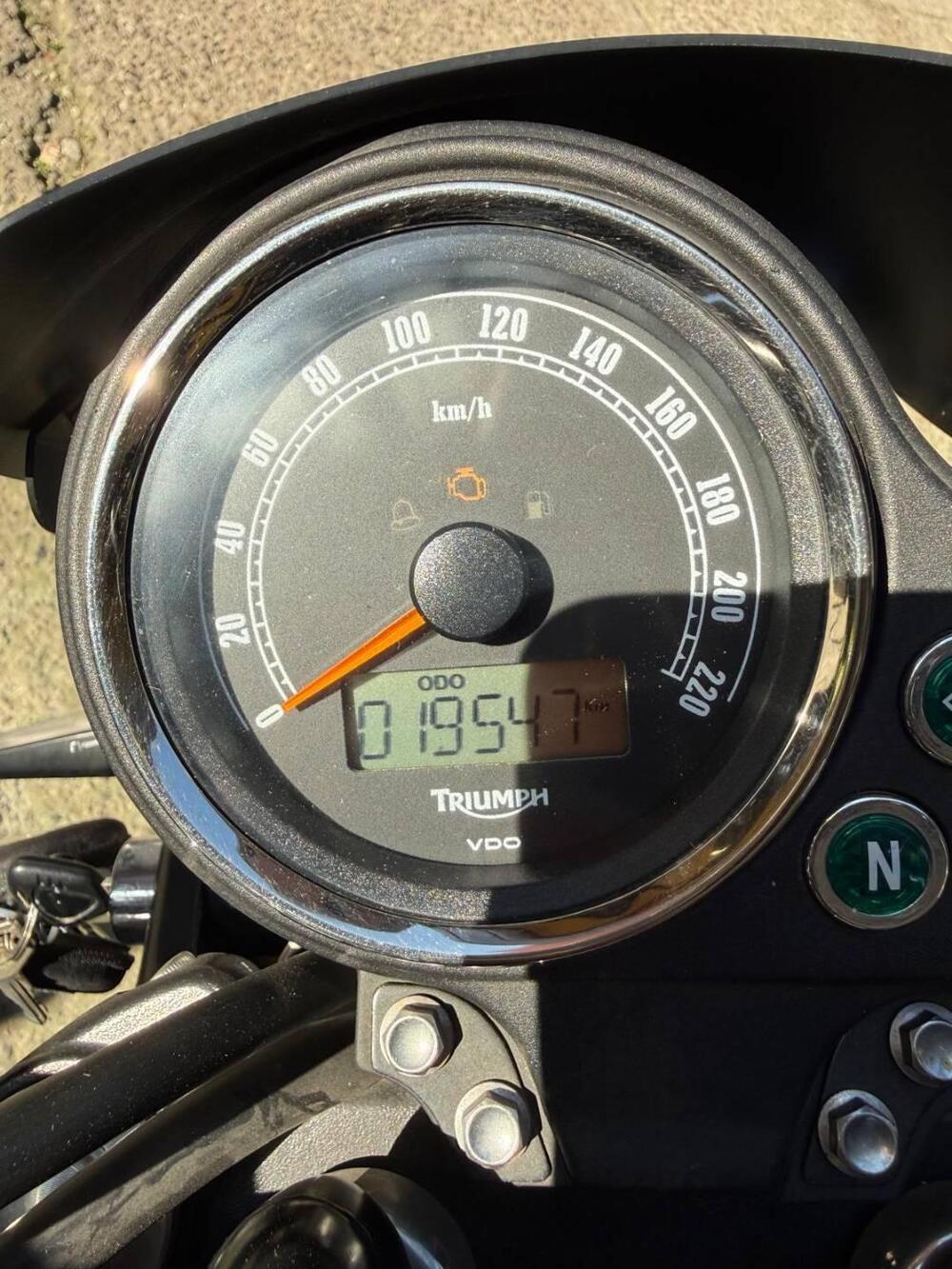 Triumph Bonneville T100 (2008 - 16) (5)