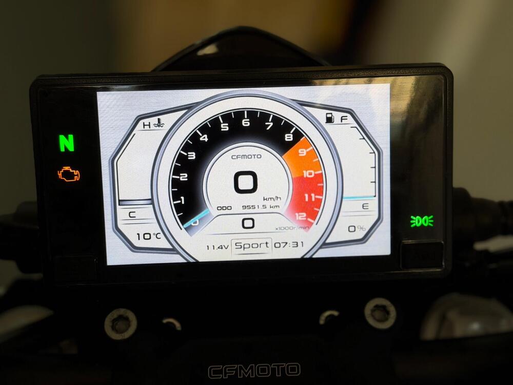 CFMOTO 300NK (2021 - 26) (6)