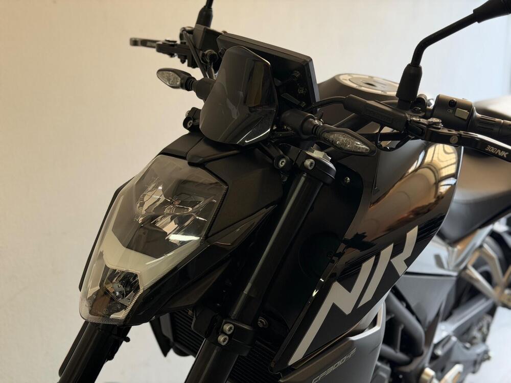 CFMOTO 300NK (2021 - 26) (7)