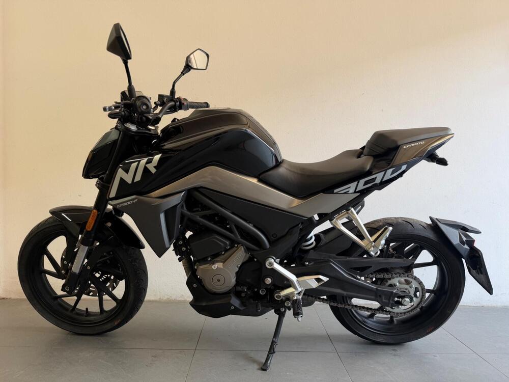 CFMOTO 300NK (2021 - 26) (10)