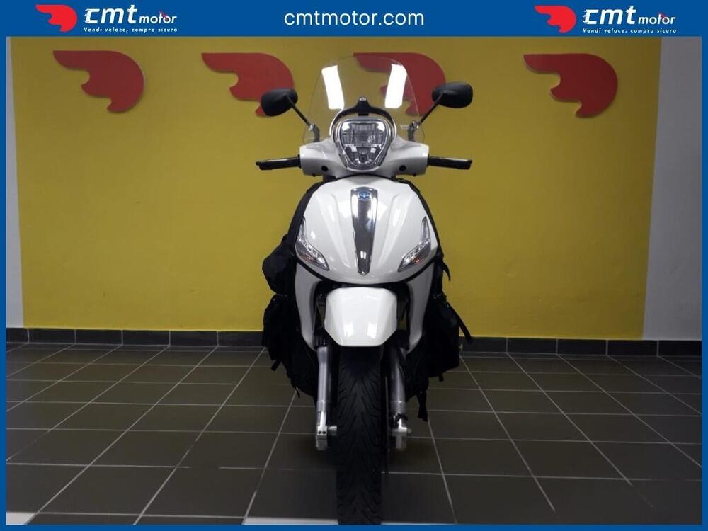 Piaggio Beverly 300 i.e. Street (2020) (2)