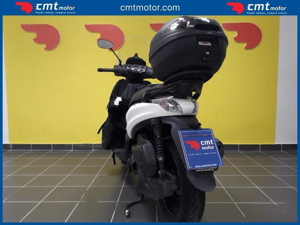 Piaggio Beverly 300 i.e. Street (2020) (4)