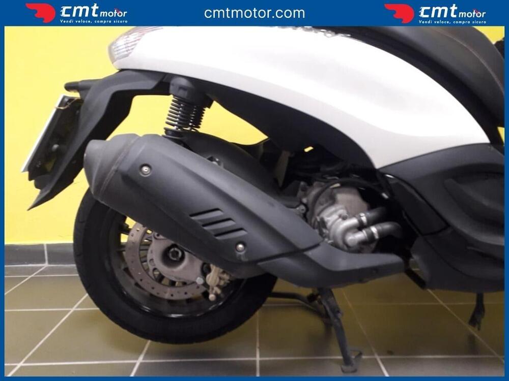 Piaggio Beverly 300 i.e. Street (2020) (6)