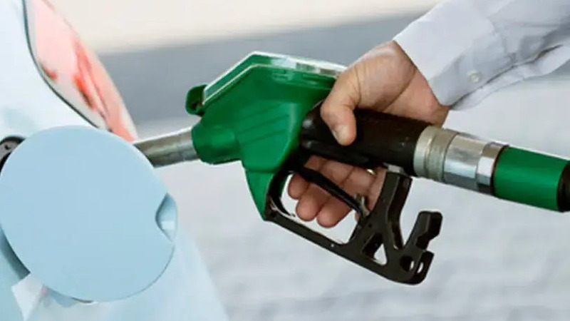 Prezzi benzina e diesel, che disastro! Il taglio delle accise sui carburanti in vigore da oggi, ma alla pompa i prezzi salgono