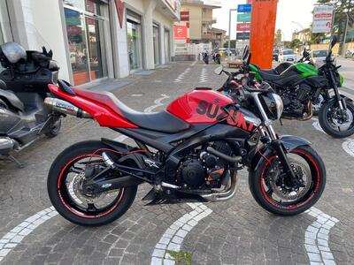 Suzuki GSR 600 (2006 - 11) usata