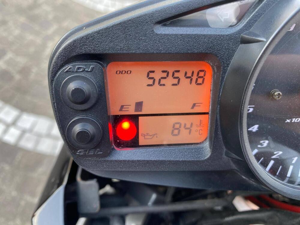 Suzuki GSR 600 (2006 - 11) (3)