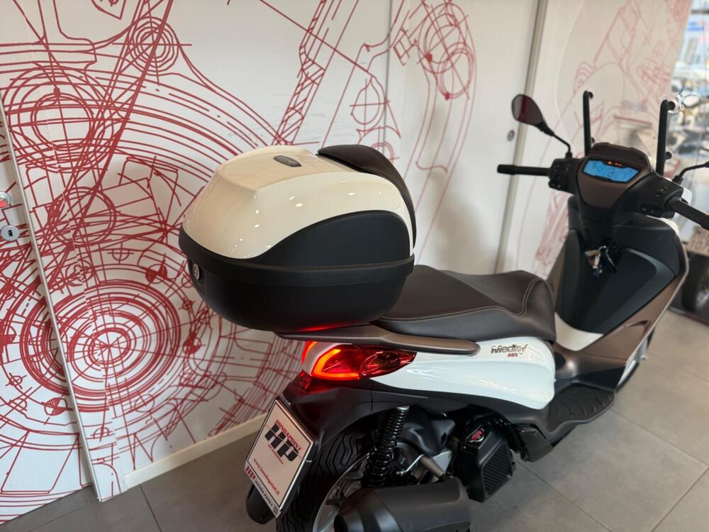 Piaggio Medley 125 ABS (2021 - 24) (12)