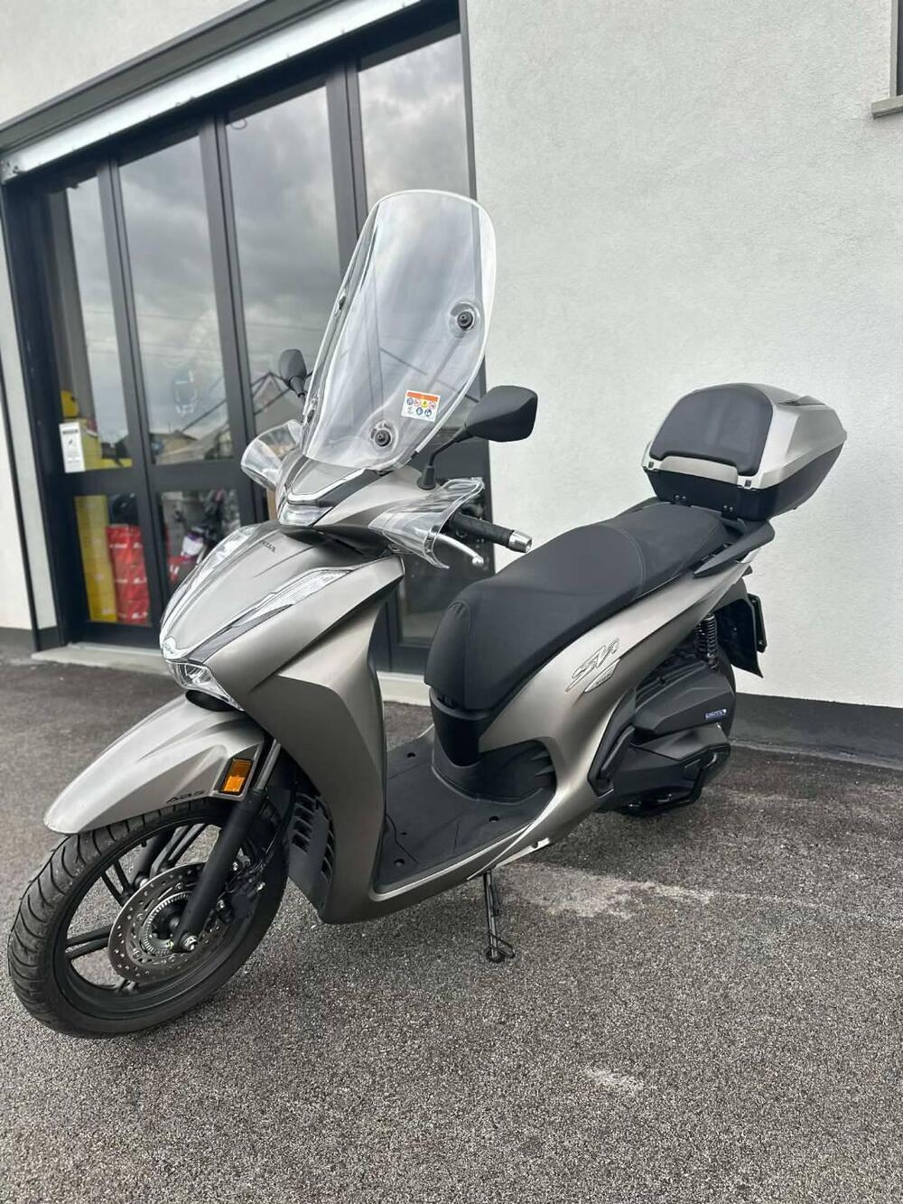 Honda SH 350 (2021 - 24) (2)