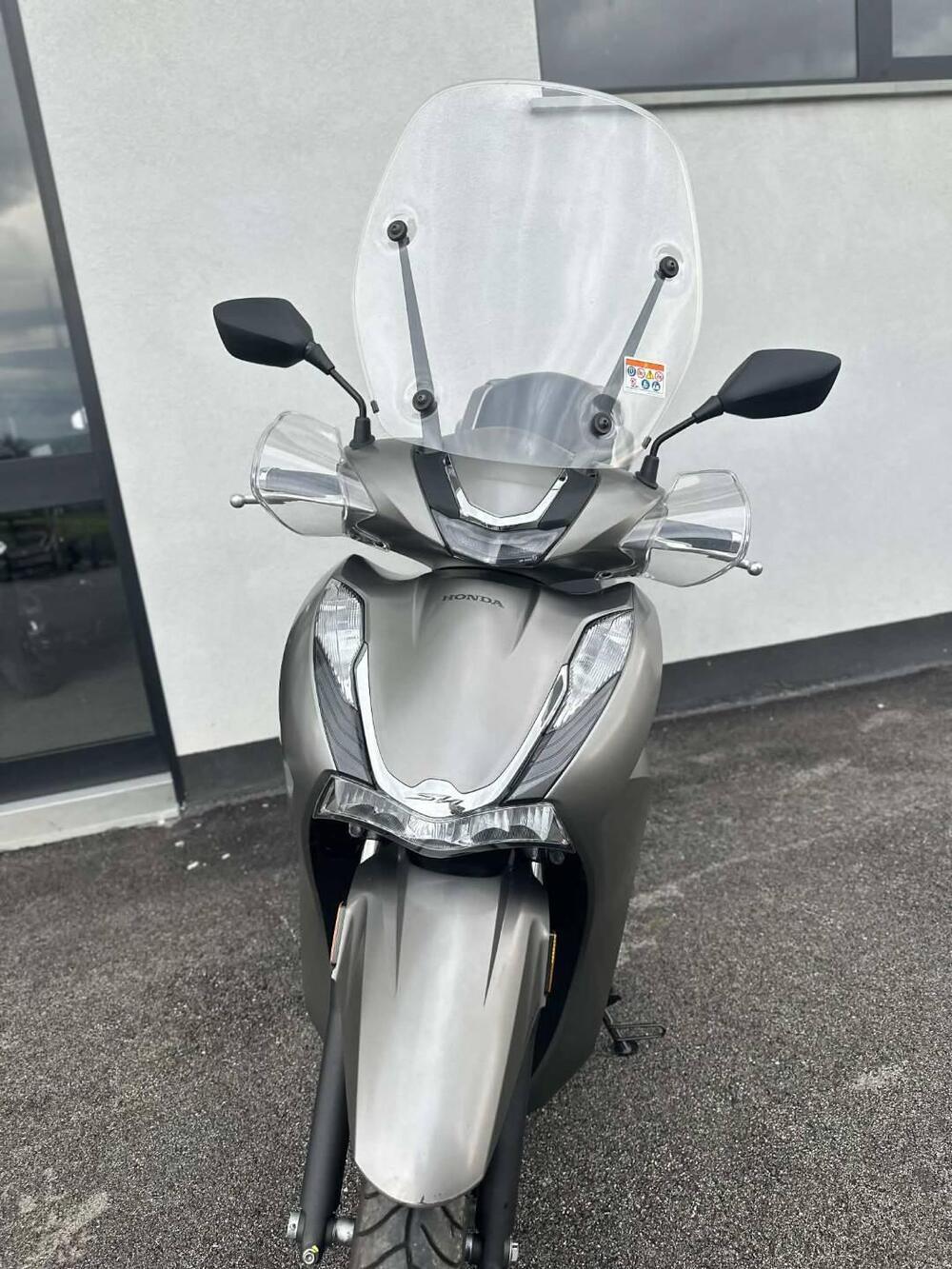 Honda SH 350 (2021 - 24) (9)