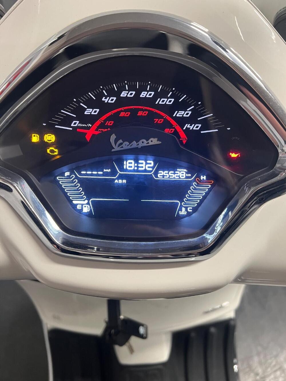 Vespa GTS 300 (2023 - 24) (10)