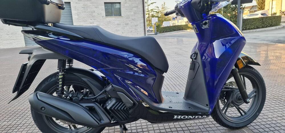 Honda SH 125 Vetro (2026) (4)