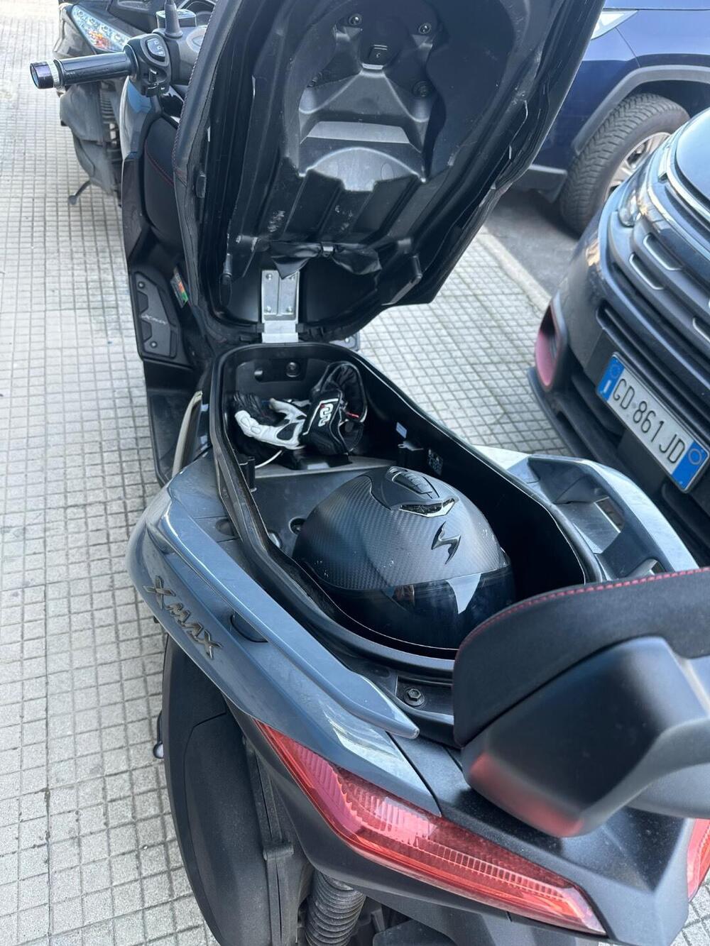 Yamaha X-Max 300 Tech Max (2021 - 24) (4)