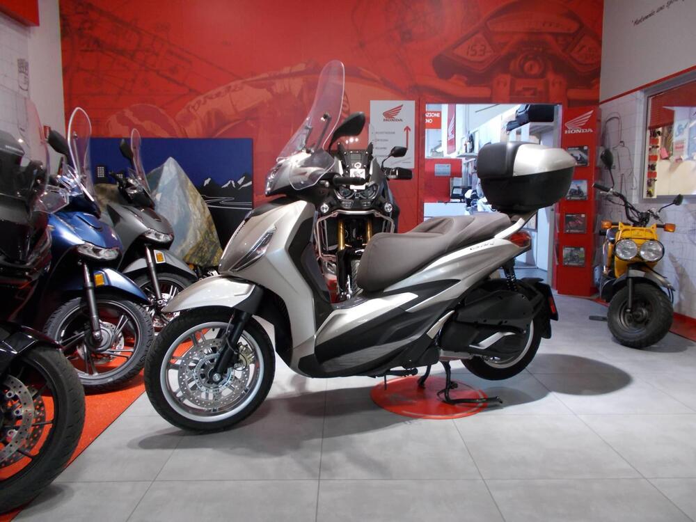 Piaggio Beverly 300 Hpe (2021)