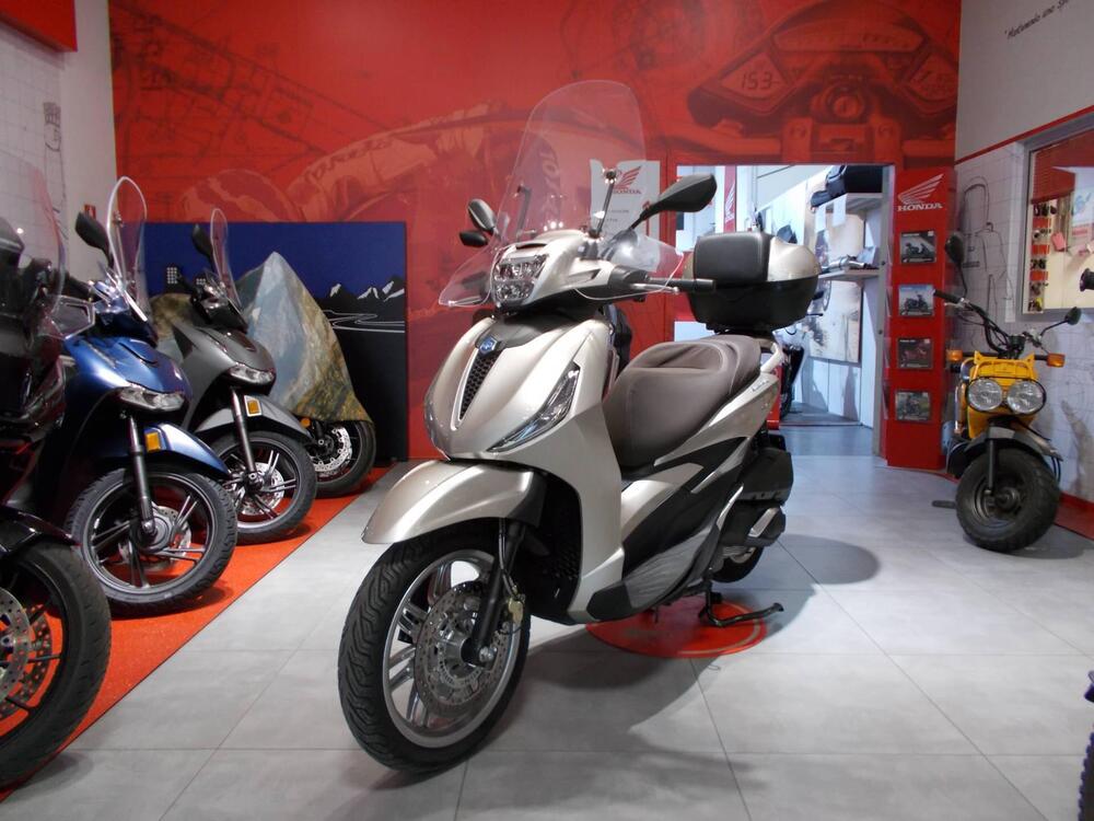 Piaggio Beverly 300 Hpe (2021) (3)