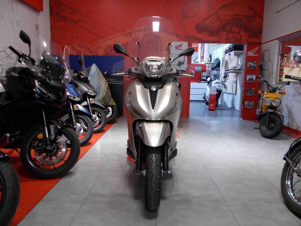 Piaggio Beverly 300 Hpe (2021) (6)