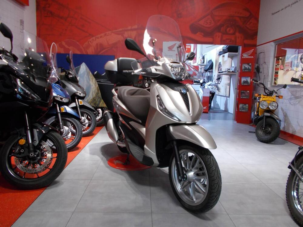 Piaggio Beverly 300 Hpe (2021) (7)