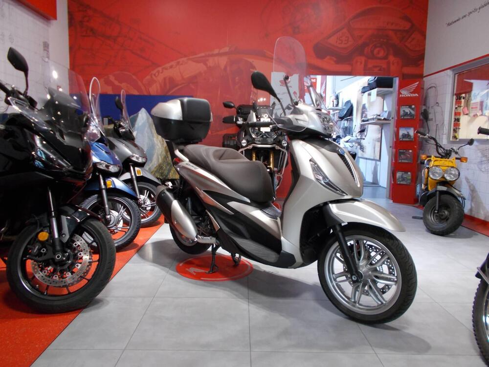 Piaggio Beverly 300 Hpe (2021) (8)