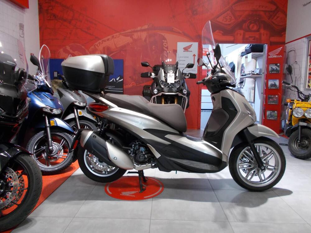 Piaggio Beverly 300 Hpe (2021) (9)