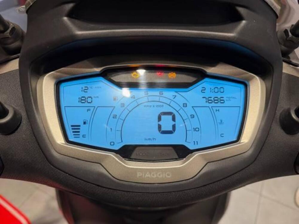 Piaggio Beverly 300 Hpe (2021) (11)